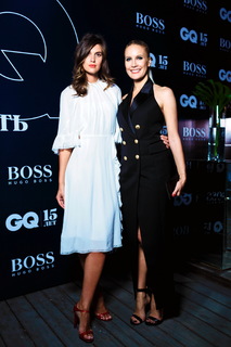 Elena Letuchaya feet photo thumbnail