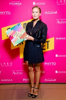 Elena Letuchaya feet photo thumbnail