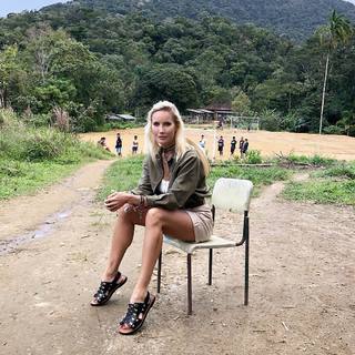 Elena Letuchaya feet photo thumbnail