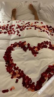 Elena Letuchaya feet photo thumbnail