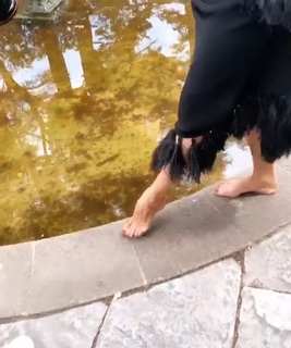 Elena Letuchaya feet photo thumbnail