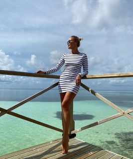 Elena Letuchaya feet photo thumbnail