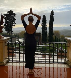 Elena Letuchaya feet photo thumbnail