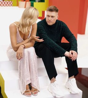 Elena Letuchaya feet photo thumbnail