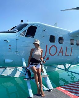 Elena Letuchaya feet photo thumbnail