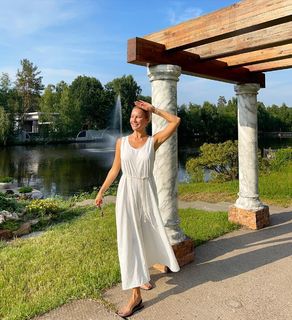 Elena Letuchaya feet photo thumbnail