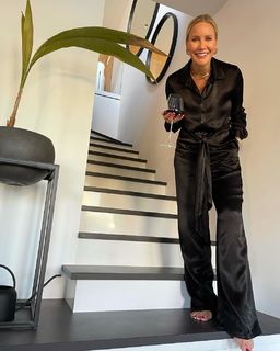 Elena Letuchaya feet photo thumbnail