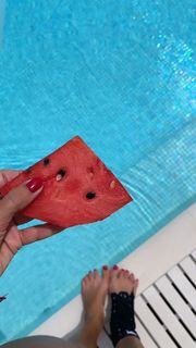 Elena Letuchaya feet photo thumbnail