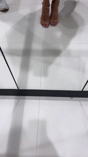 Elena Letuchaya feet photo thumbnail