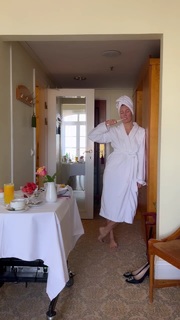 Elena Letuchaya feet photo thumbnail