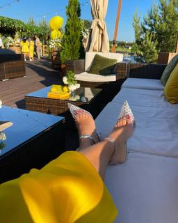 Elena Letuchaya feet photo thumbnail