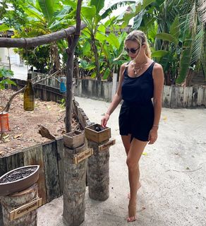 Elena Letuchaya feet photo thumbnail