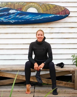 Elena Letuchaya feet photo thumbnail