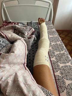 Elena Letuchaya feet photo thumbnail