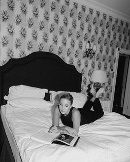 Elena Letuchaya feet photo thumbnail