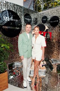 Elena Letuchaya feet photo thumbnail