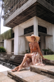 Elena Letuchaya feet photo thumbnail