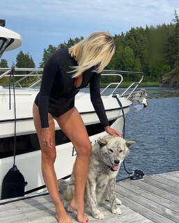 Elena Letuchaya feet photo thumbnail