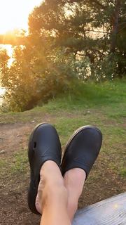 Elena Letuchaya feet photo thumbnail