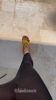 Elena Letuchaya feet photo thumbnail