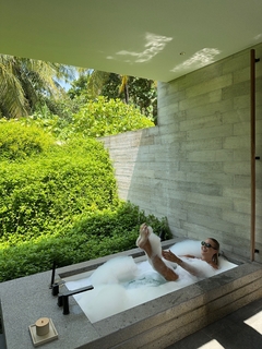 Elena Letuchaya feet photo thumbnail