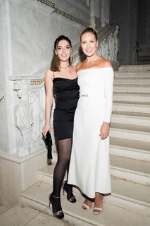 Elena Letuchaya feet photo thumbnail