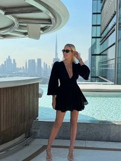 Elena Letuchaya feet photo thumbnail