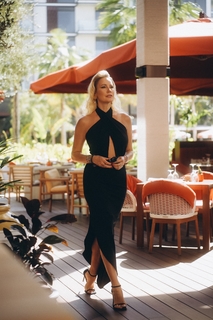 Elena Letuchaya feet photo thumbnail