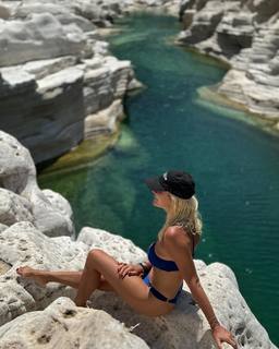 Elena Letuchaya feet photo thumbnail