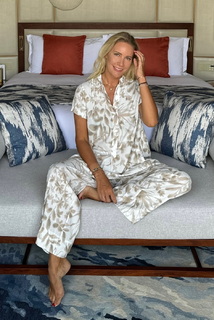 Elena Letuchaya feet photo thumbnail