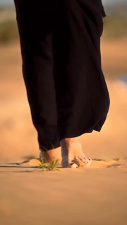 Elena Letuchaya feet photo thumbnail