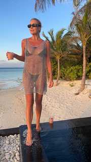 Elena Letuchaya feet photo thumbnail