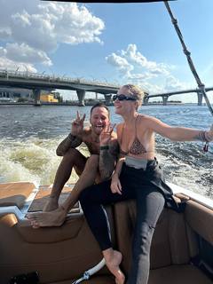 Elena Letuchaya feet photo thumbnail