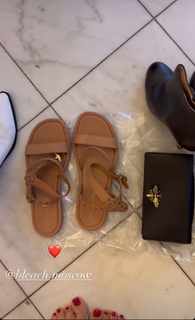 Elena Letuchaya feet photo thumbnail