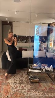 Elena Letuchaya feet photo thumbnail