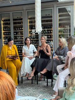 Elena Letuchaya feet photo thumbnail