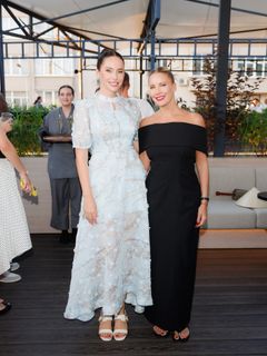 Elena Letuchaya feet photo thumbnail