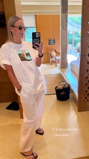 Elena Letuchaya feet photo thumbnail