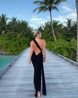 Elena Letuchaya feet photo thumbnail