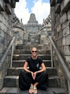 Elena Letuchaya feet photo thumbnail