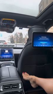 Elena Letuchaya feet photo thumbnail