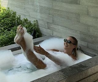 Elena Letuchaya feet photo 9