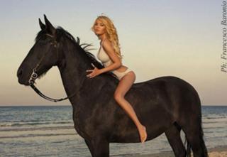Elena Morali feet photo 12
