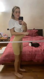 Elena Morali feet photo 9