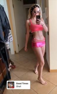 Elena Morali feet photo 17