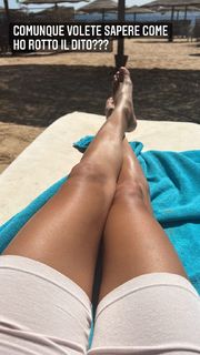 Elena Morali feet photo 5