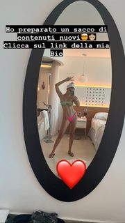 Elena Morali feet photo 18