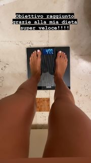 Elena Morali feet photo 11