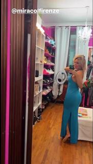 Elena Morali feet photo 10