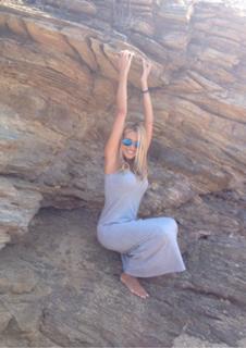 Elena Papavasileiou feet photo thumbnail